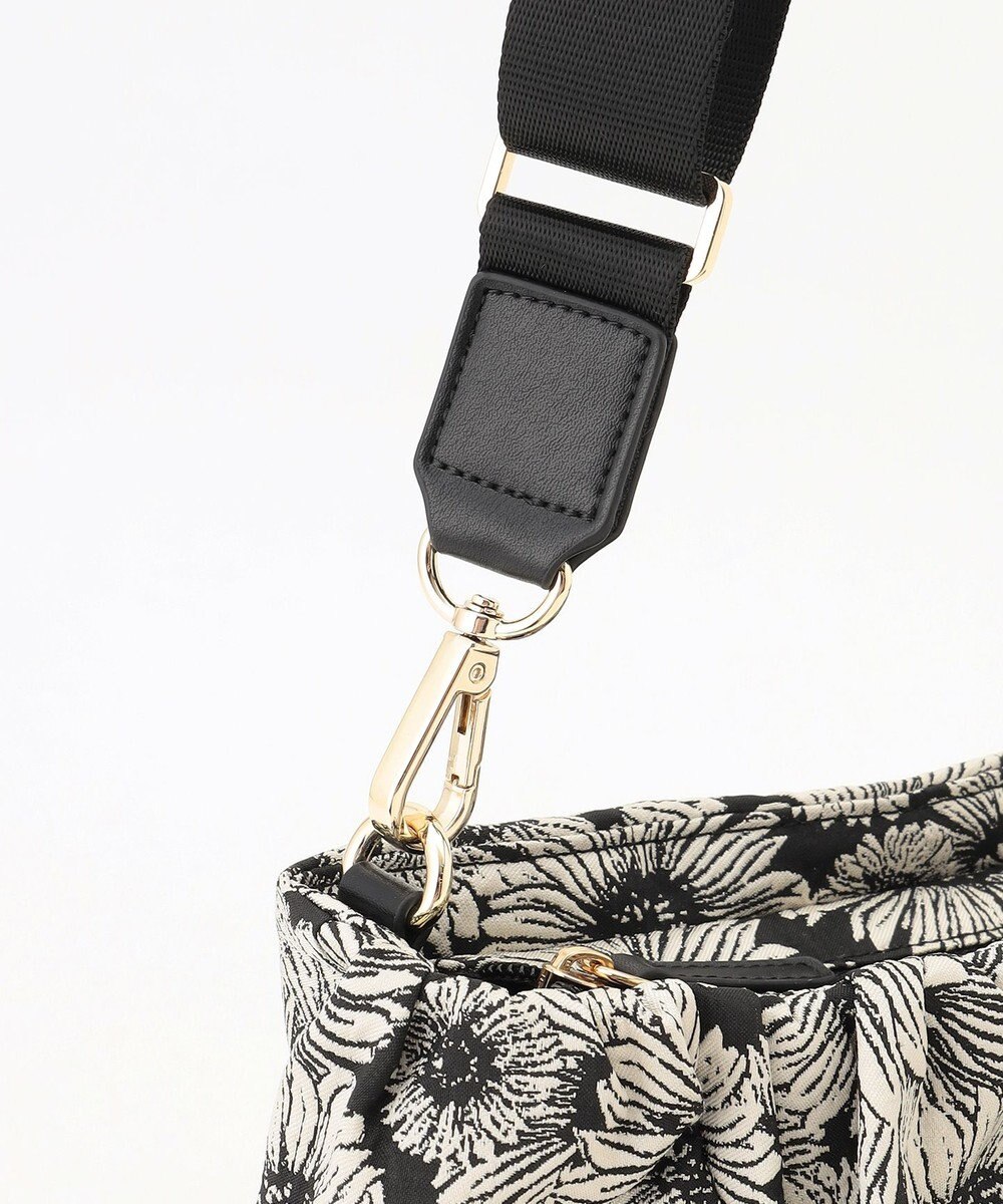 TOCCA 【美人百花掲載】【新色登場】FRILL POCHETTE ポシェット 