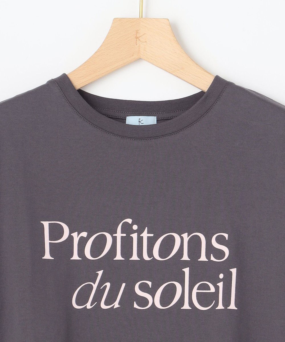 組曲 L ブルーデイジーロゴプリント Tシャツ 