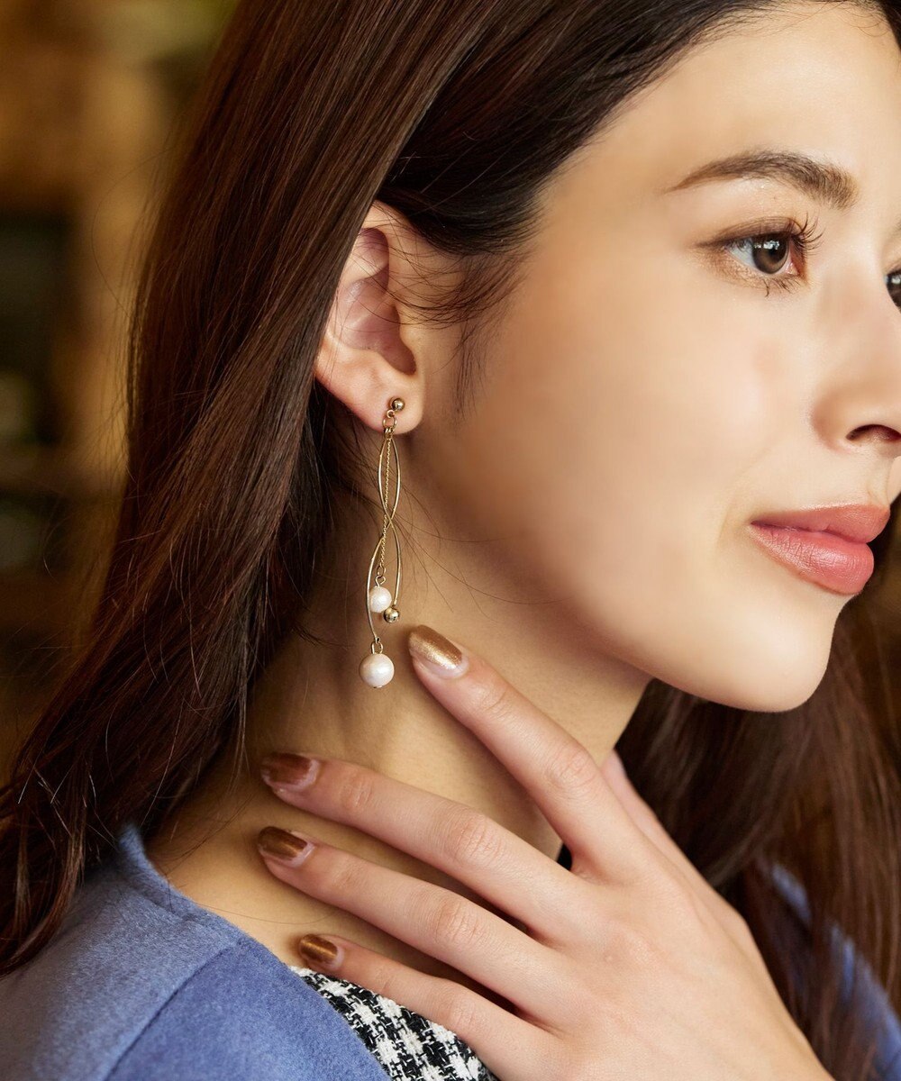 Tiaclasse 【安田美沙子さん着用】ウェーブパールピアス 