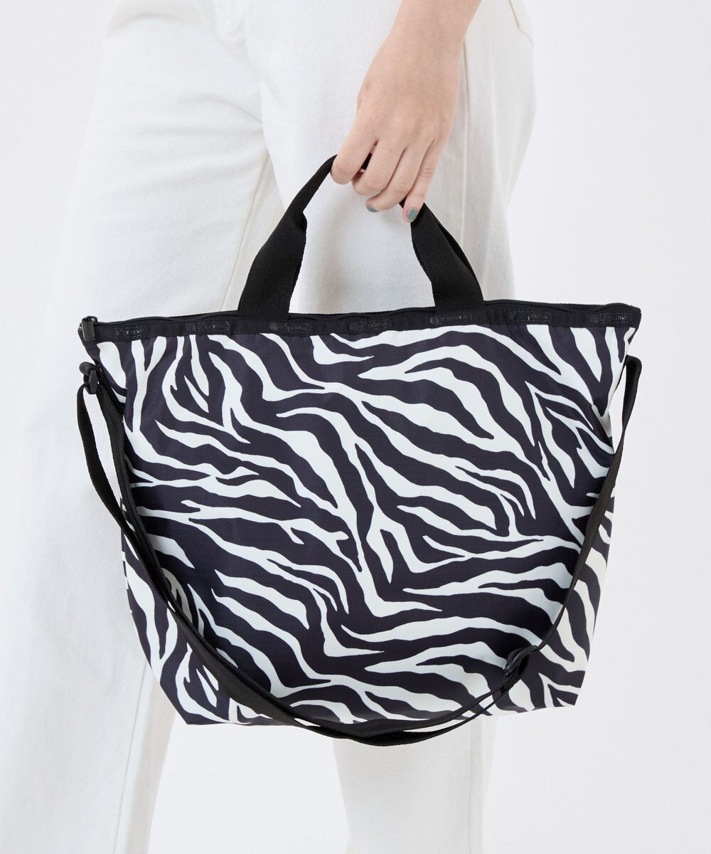 LeSportsac DELUXE EASY CARRY TOTE/クリームブラックゼブラ 