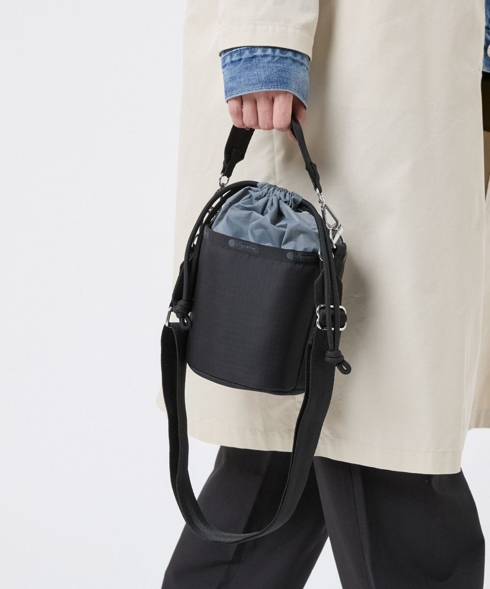 LeSportsac SM DRAWSTRING BUCKET/リサイクルドブラックJP 