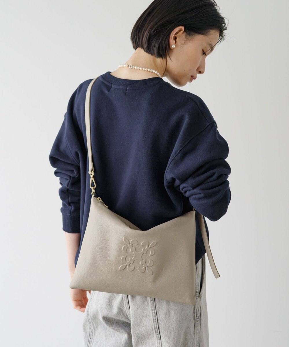 russet エンボスモノグラム ソフトレザーショルダーバッグ(CE-1547) 