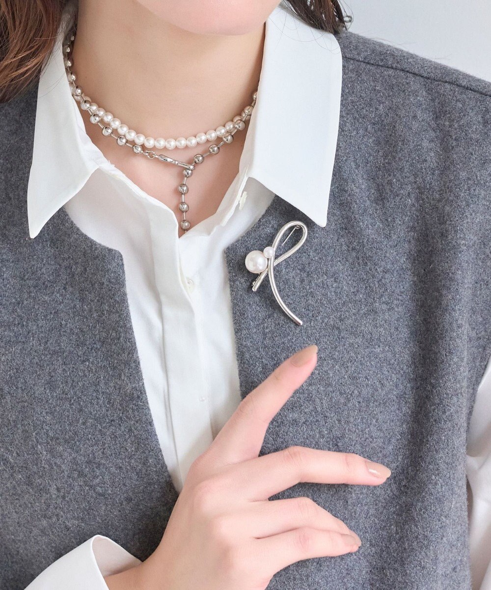 Phoebe クロスメタルパールブローチ　シルバー 