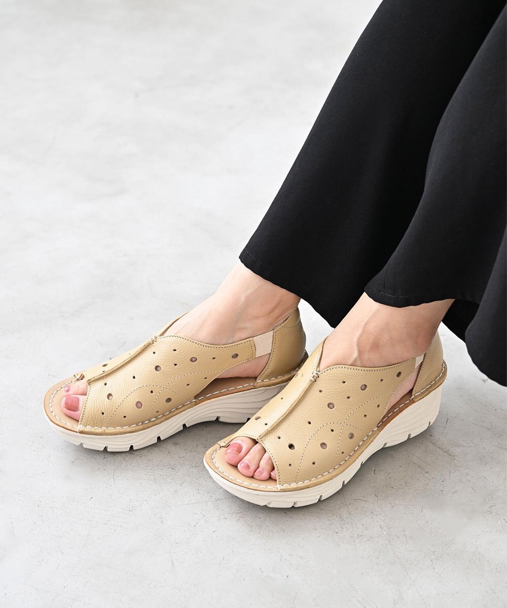 Pointer 本革 超軽量厚底パンチングサンダル 