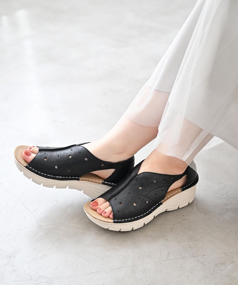 Pointer 本革 超軽量厚底パンチングサンダル 