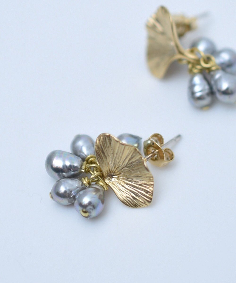 monshiro 【ガラスパール】イチョウプチ ピアス 