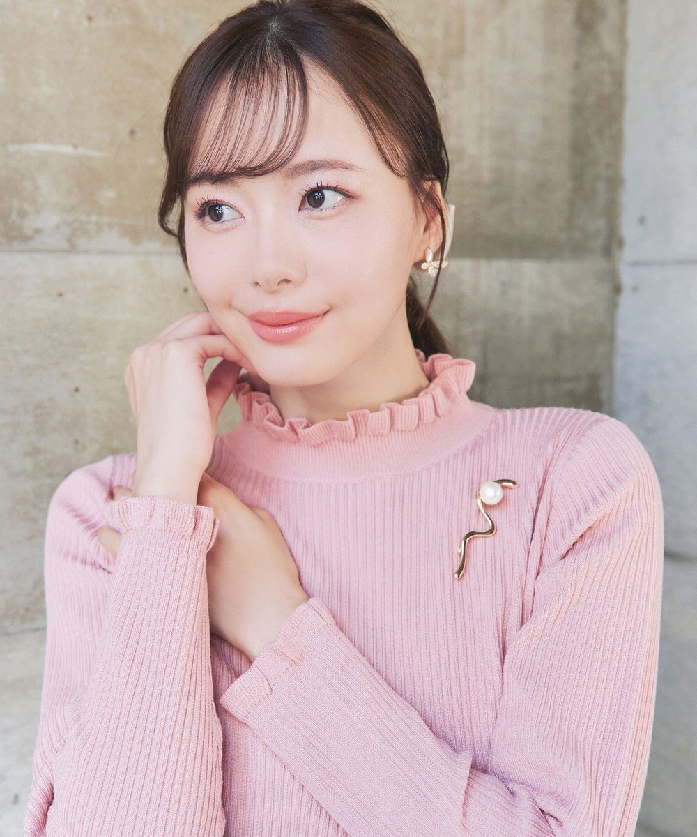 Tiaclasse パール付きニュアンスウェーブブローチ 