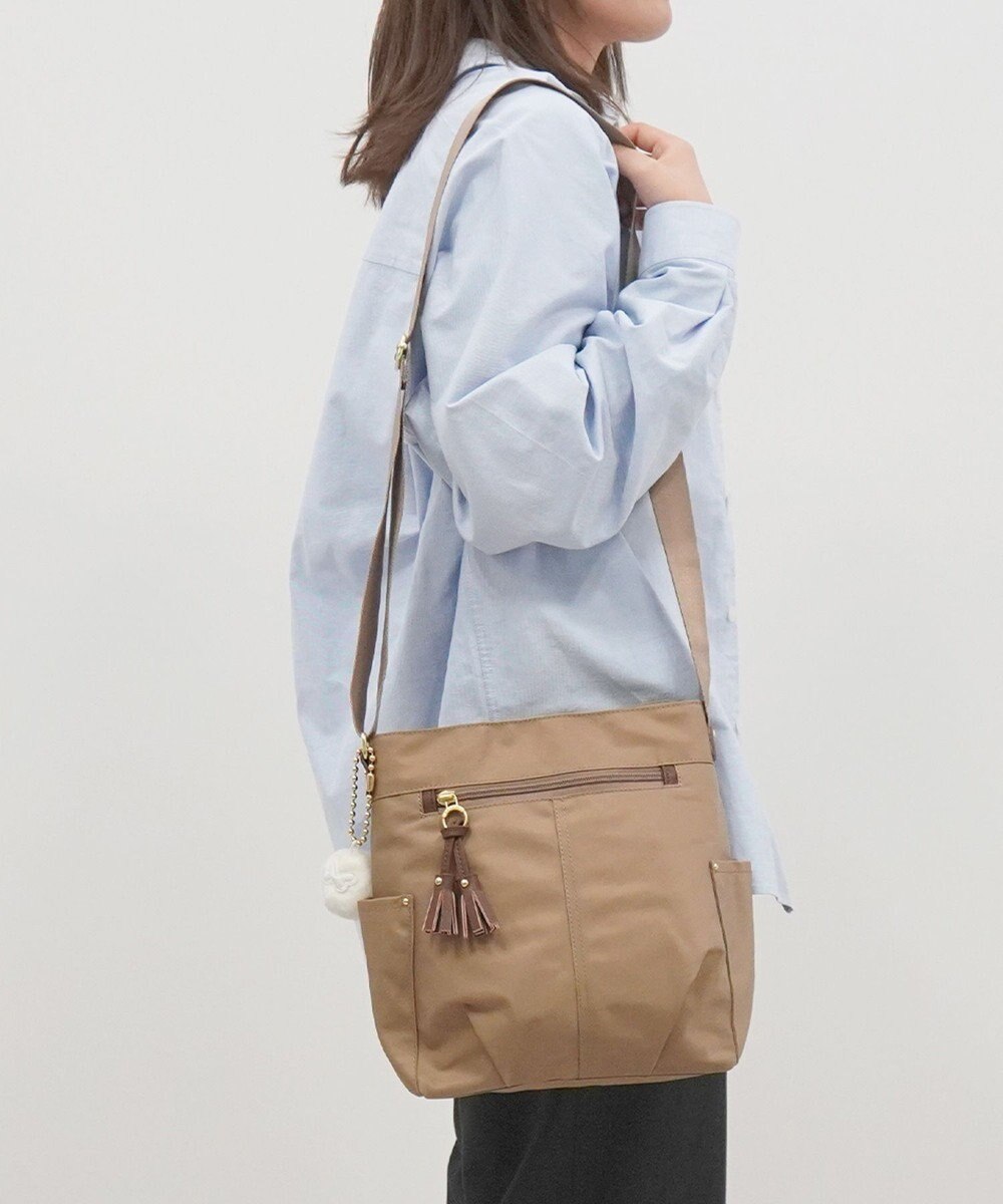ACE BAGS & LUGGAGE kanana project collection タッセル-e ショルダーバッグ 縦 68871 