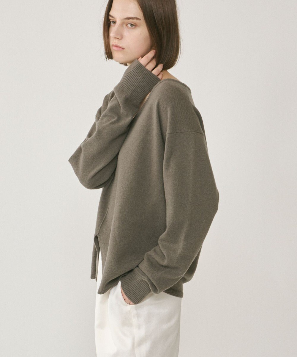 GRACE CONTINENTAL ウールVネックニットトップ 