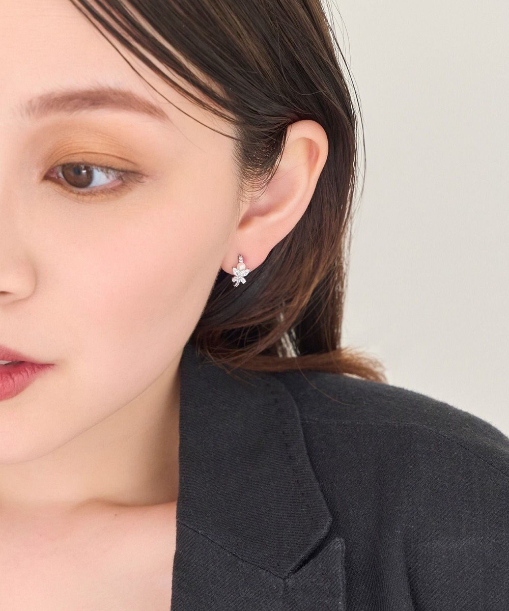 Phoebe 〈オンワード限定セット〉ロマンティックビジューバタフライフープピアス×リッチラインフォースシューネックレス　 