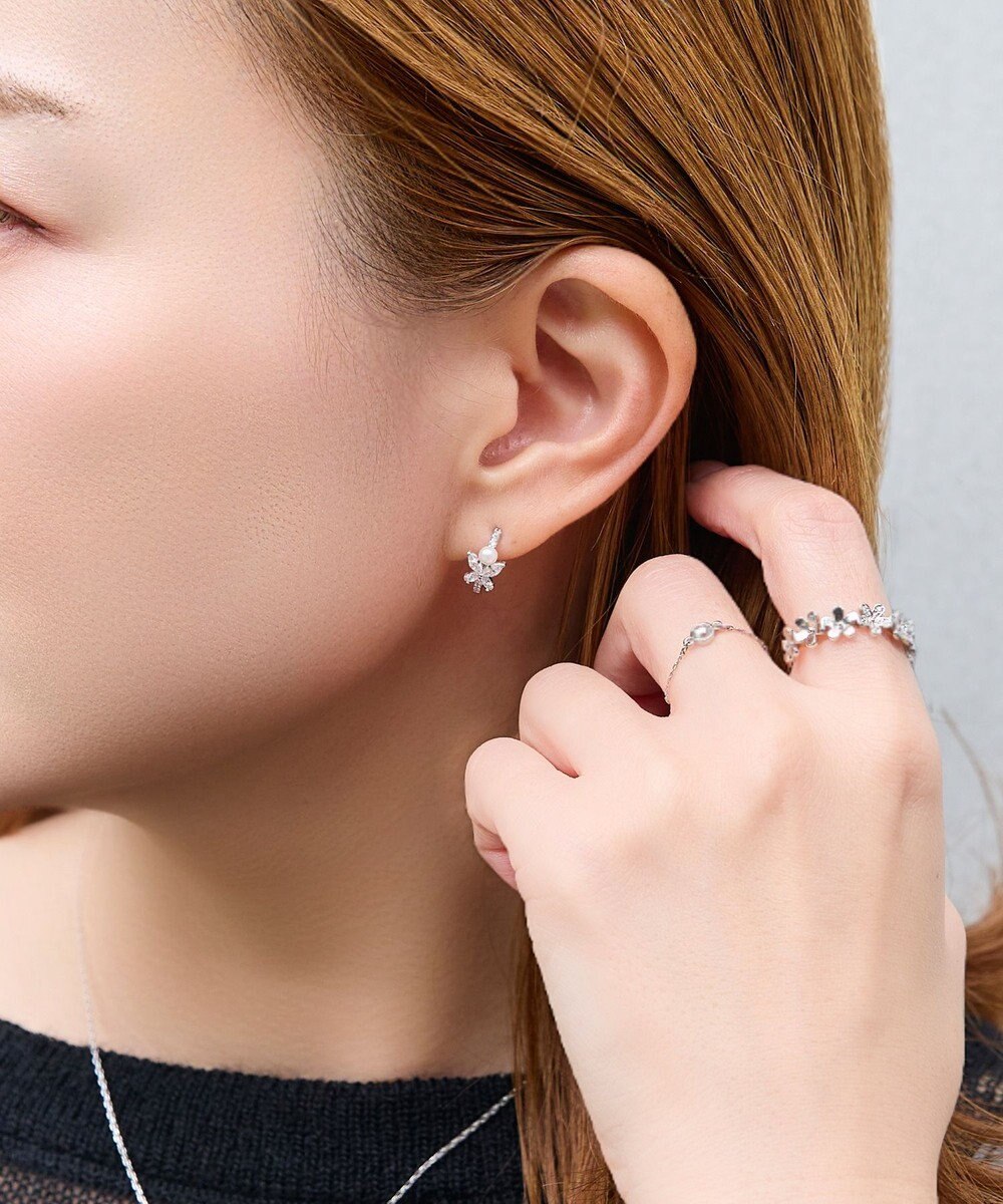 Phoebe 〈オンワード限定セット〉ロマンティックビジューバタフライフープピアス×リッチラインフォースシューネックレス　 