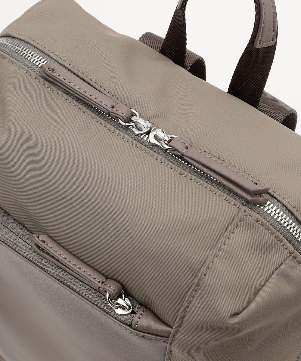 Y'SACCS ナイロン×リサイクルレザー　コンビマルチリュック 