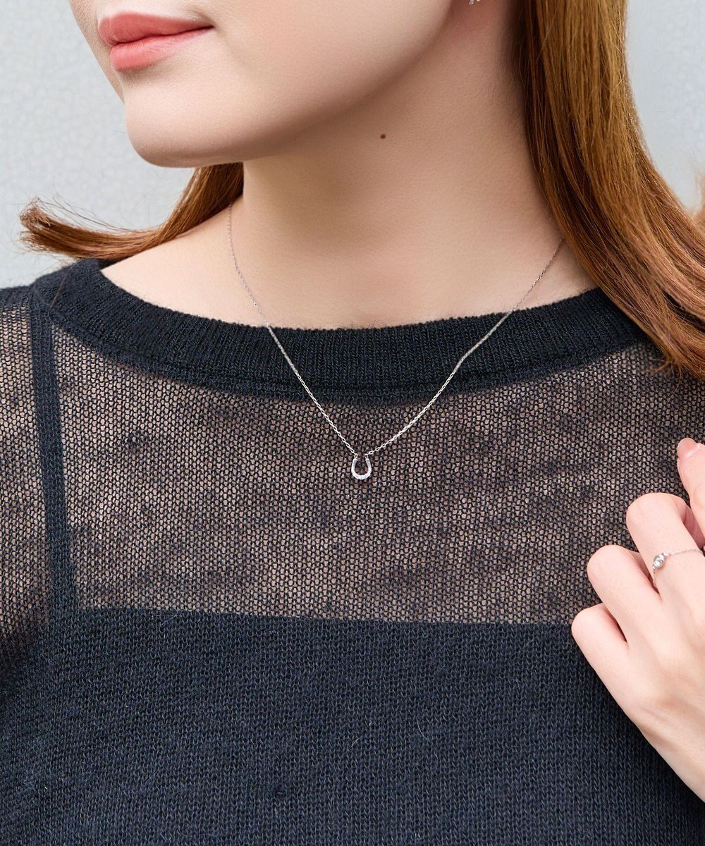 Phoebe 〈オンワード限定セット〉ロマンティックビジューバタフライフープピアス×リッチラインフォースシューネックレス　 