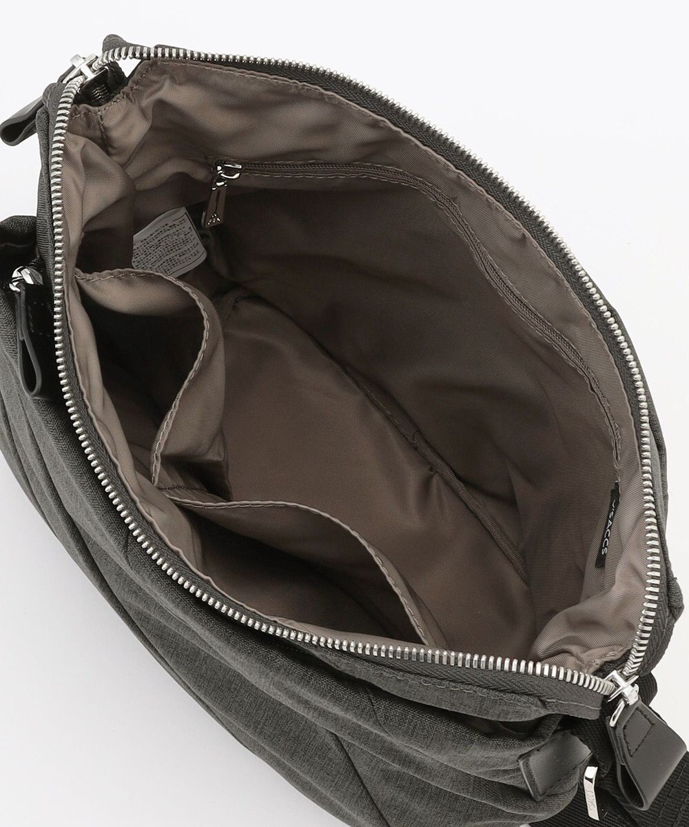 Y'SACCS ストリームラインショルダー 