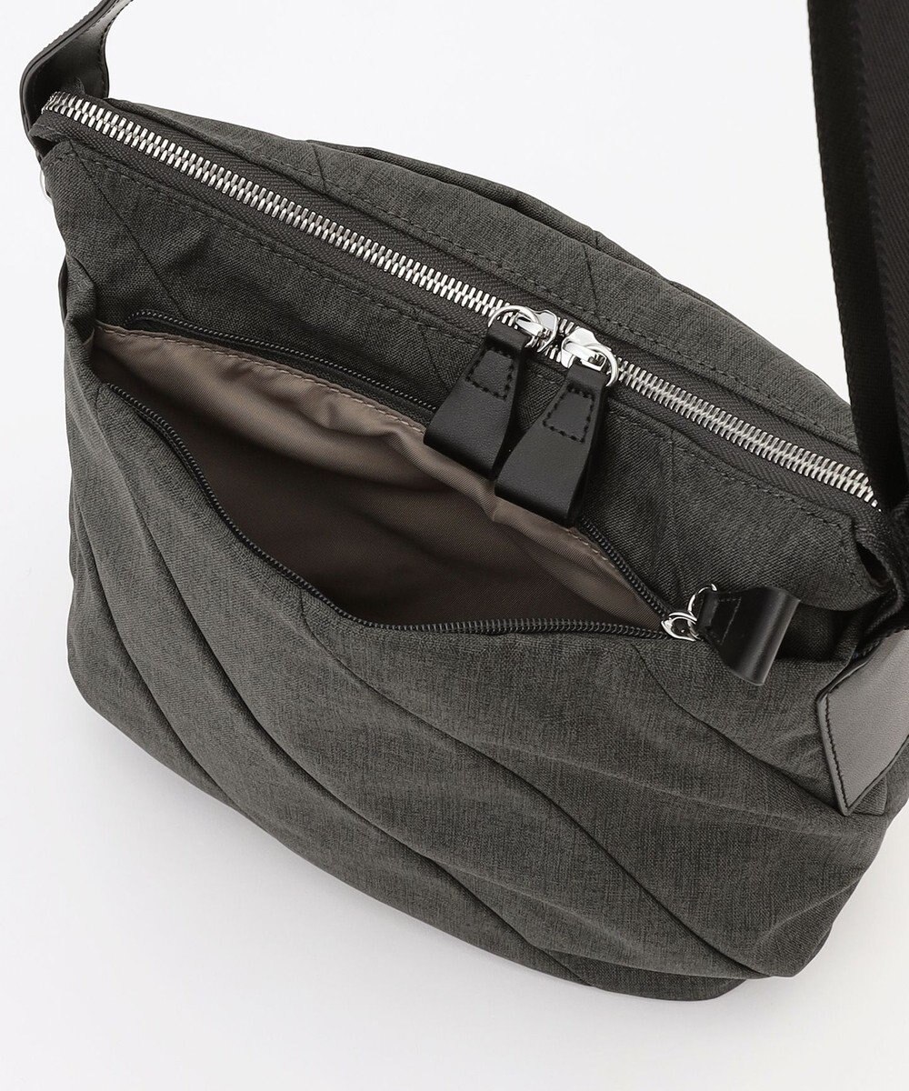 Y'SACCS ストリームラインショルダー 