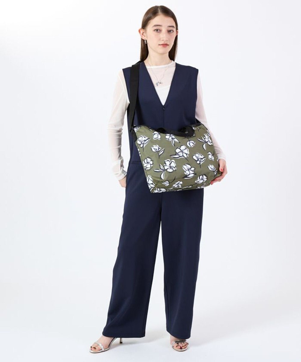 LeSportsac DELUXE EASY CARRY TOTE/オリーブフローラルシルエット 