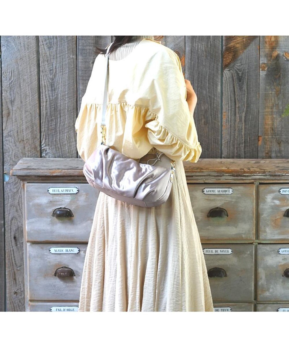 Regalo Felice 【長財布やペットボトルも入る / 軽量】ショルダー / REGALO 