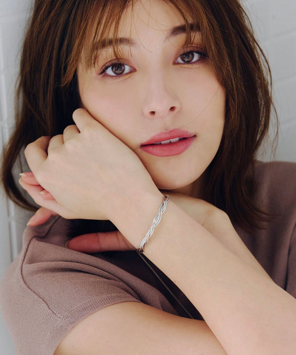 Tiaclasse ツイストバングル 