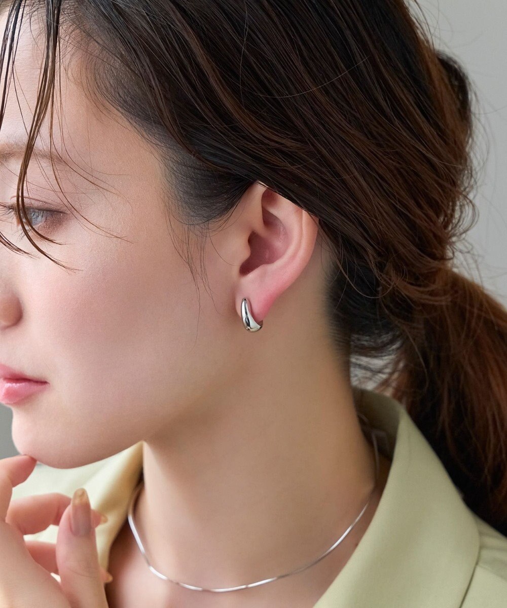 Phoebe 【金属アレルギー対応】【痛くないシリーズ】ぷっくりモードクリスタルループフィットイヤリング　シルバー 