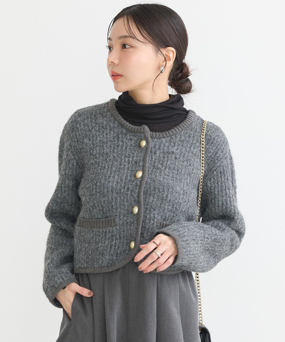 earth music&ecology ゴールド釦ショートニットカーディガン Charcoal Gray