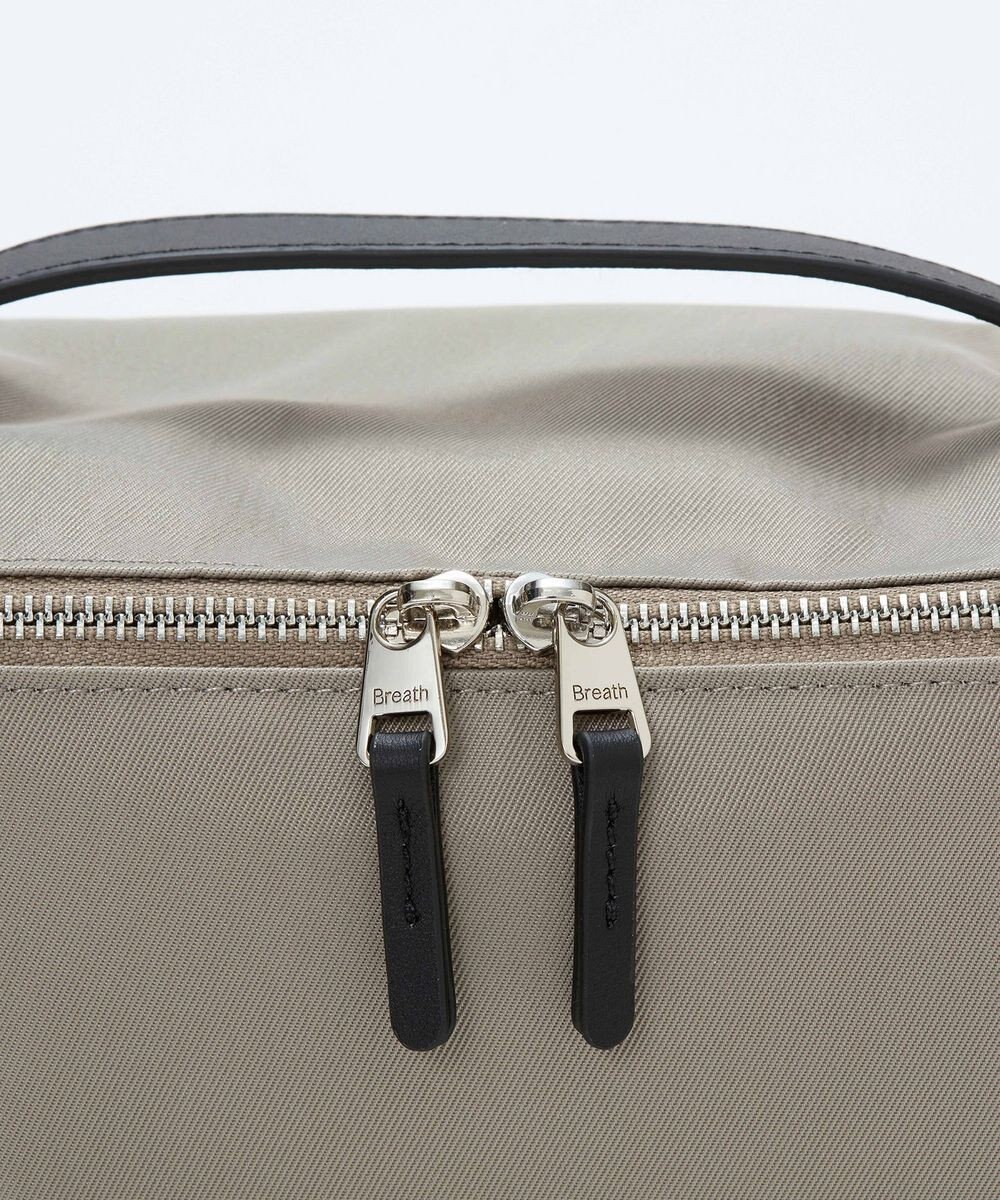 TOPKAPI 【Breath TOPKAPI】【撥水】マット ナイロン ボックス型 ショルダーバッグ 