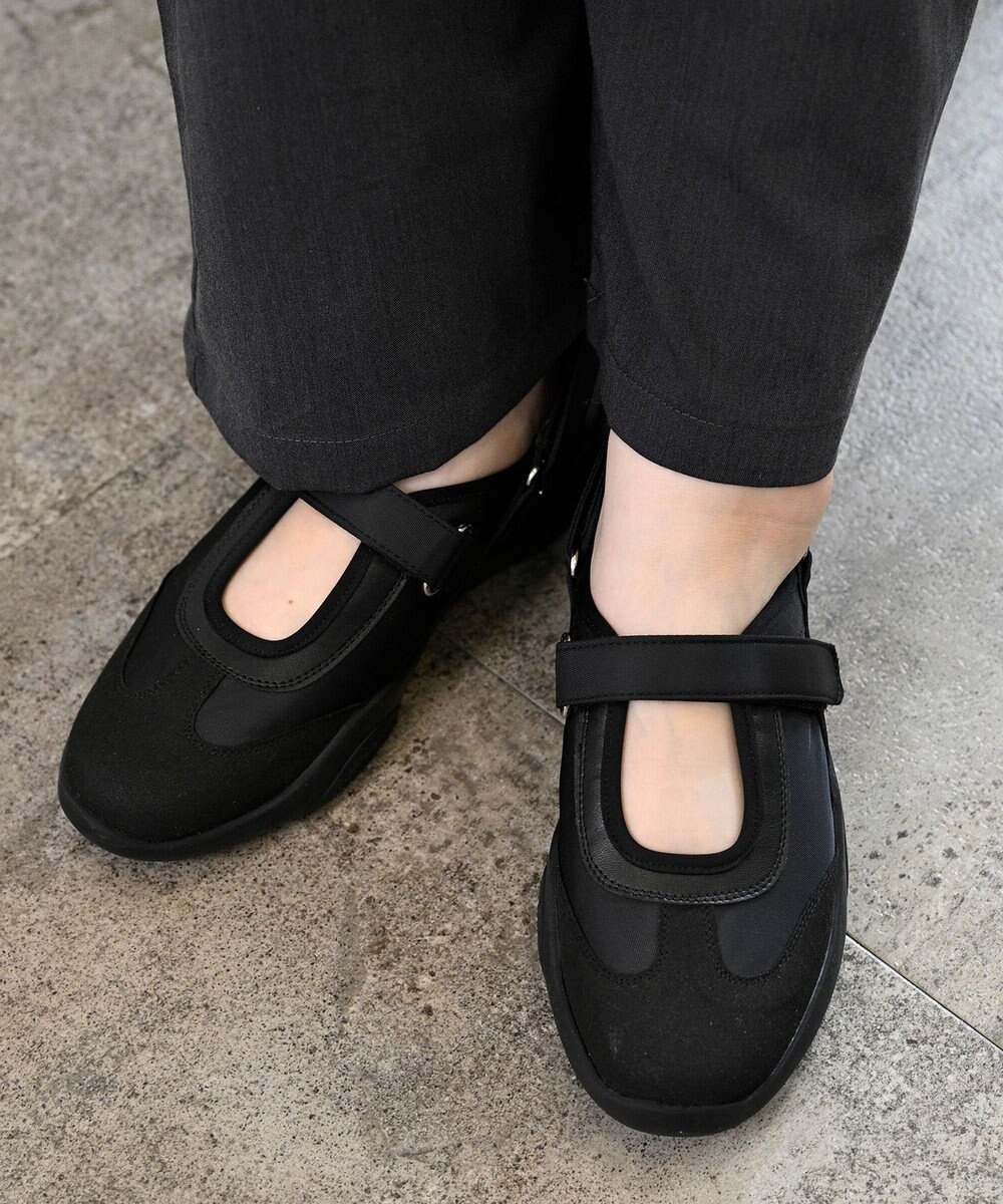 APOM 晴雨兼用　ウォーターレジストメリージェーンスニーカー 