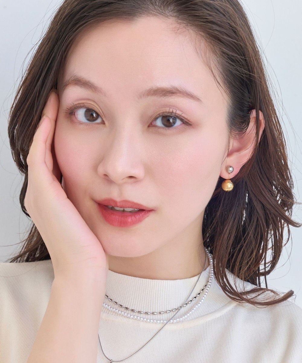 Phoebe バックモチーフイヤリング　コンビメタル 