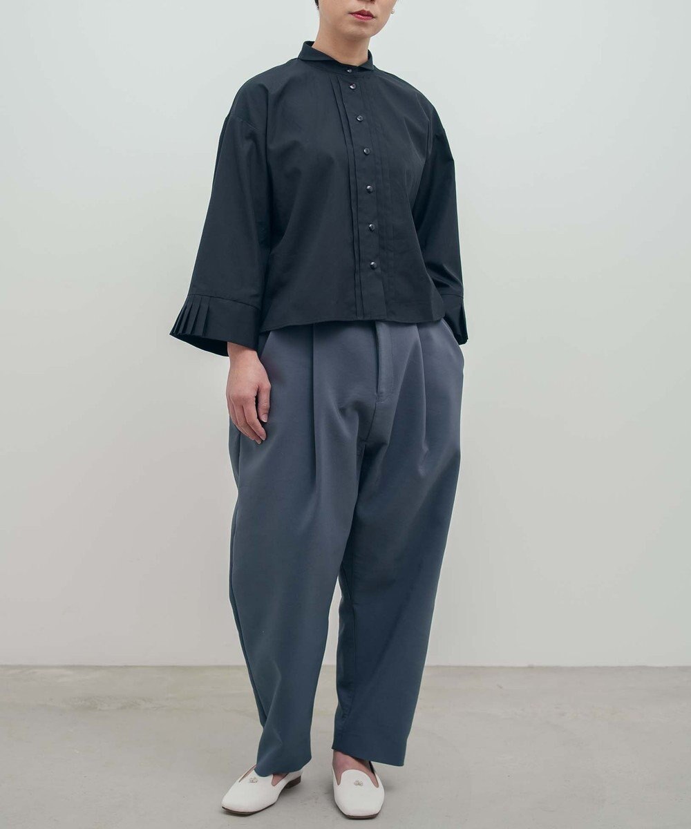 muuc 〈遠州織物の工場で織られた上質なコットン生地〉〈ブロード生地〉フロントタック プリーツ八分袖ブラウス 