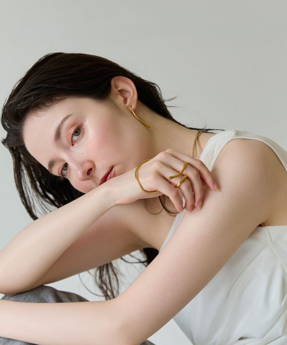 Phoebe 〈金属アレルギー対応〉エアリーフックピアス　ゴールド　ステンレス 