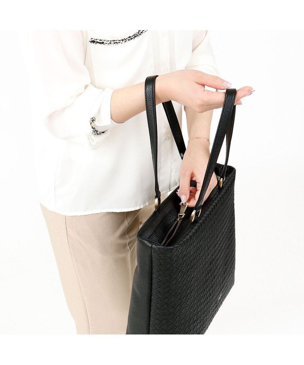 IBIZA マノ　セミショルダーバッグ 