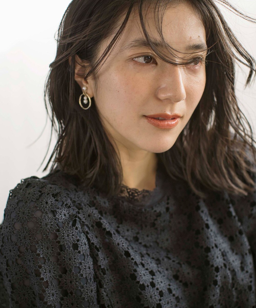 組曲 S 【WEB限定】フラワーレース ペプラムトップス 