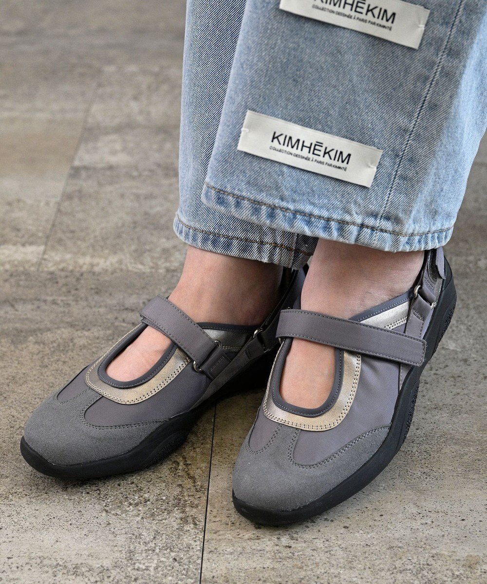 APOM 晴雨兼用　ウォーターレジストメリージェーンスニーカー 