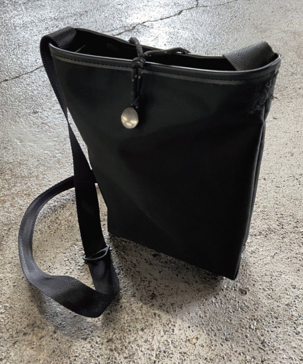 LIVERAL NAKI S ショルダーバッグ 