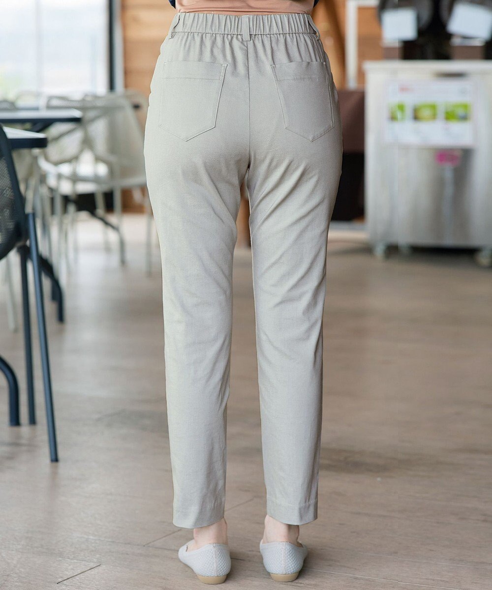 Tiaclasse L 麻混ストレッチテーパードパンツ 