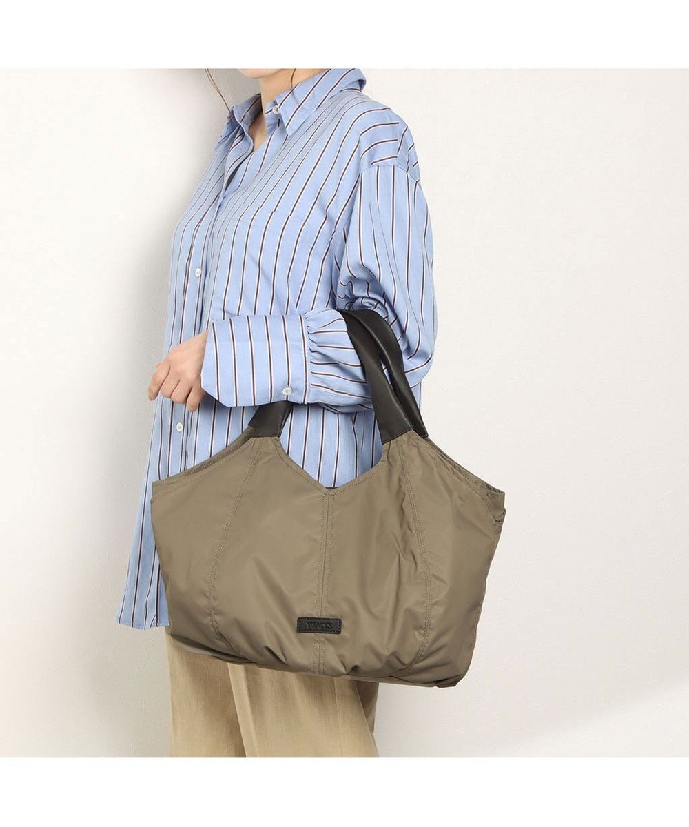 Y'SACCS リサイクルナイロン　ふんわりトート　Mサイズ 