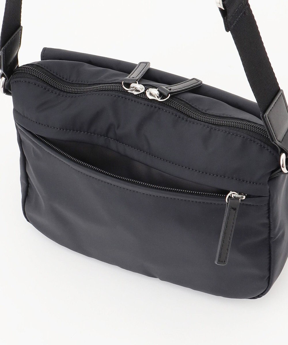 Y'SACCS ダブルタブ　トラベルポシェット 