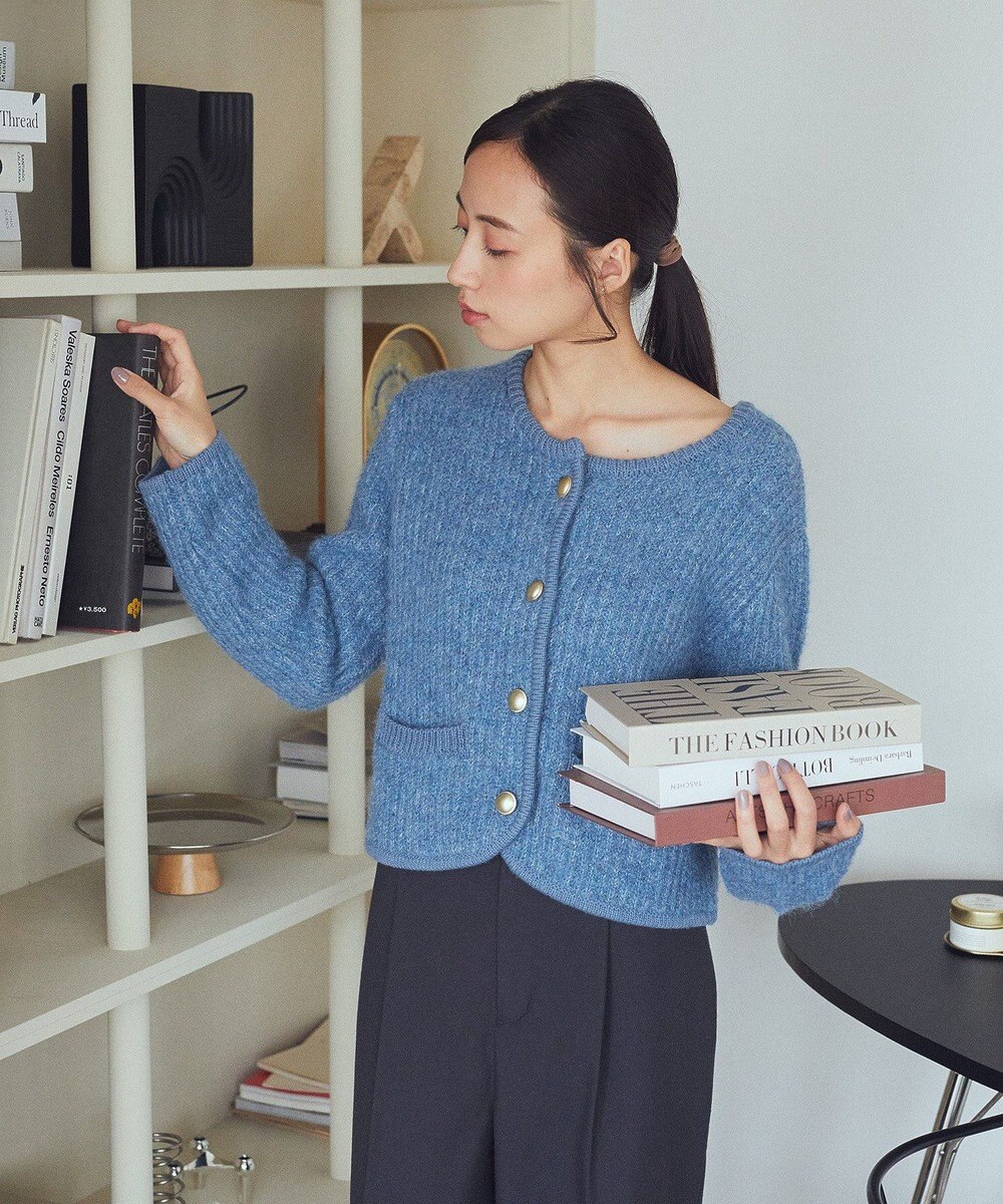 earth music&ecology ゴールド釦ショートニットカーディガン 