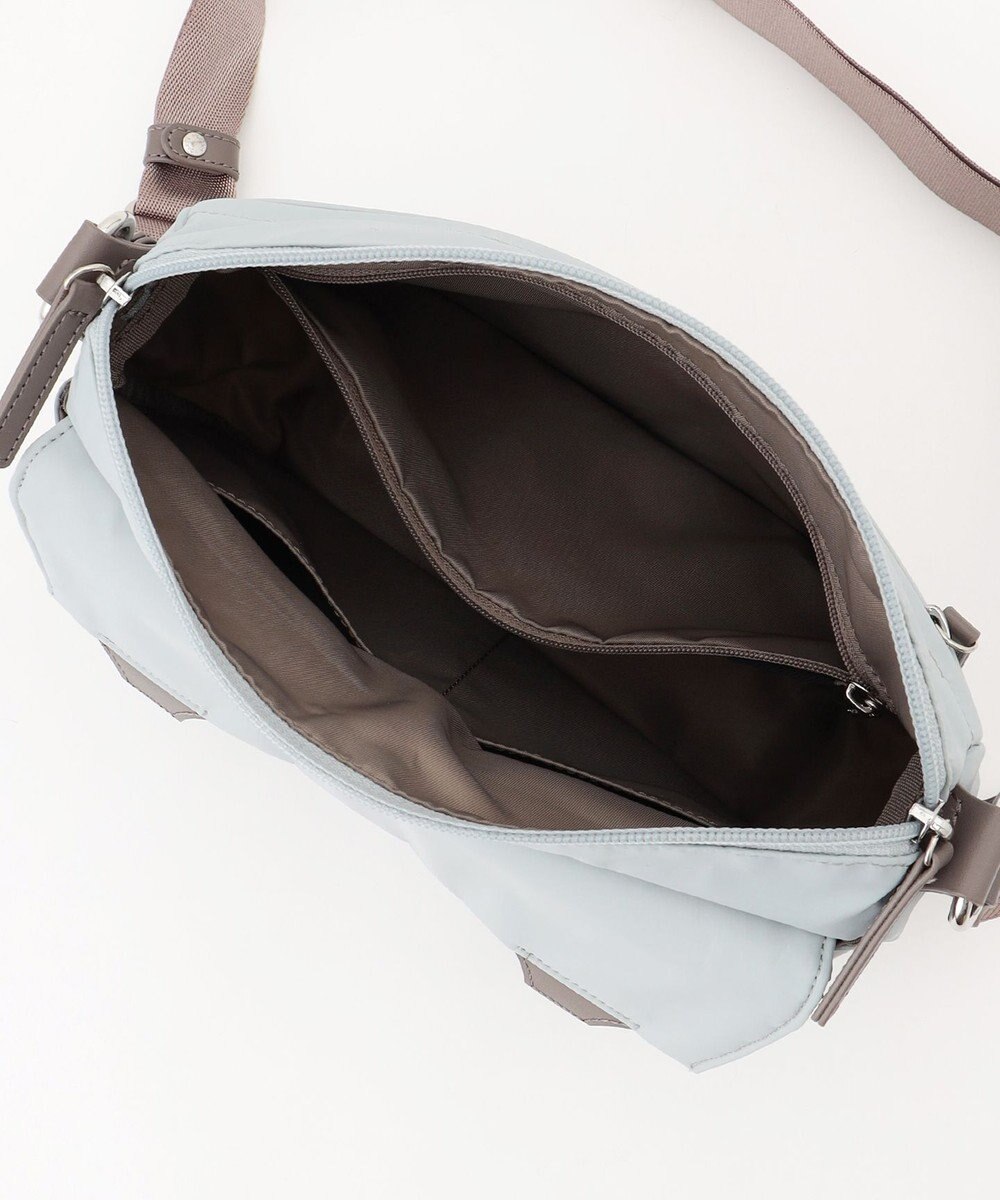 Y'SACCS ダブルタブ　トラベルポシェット 