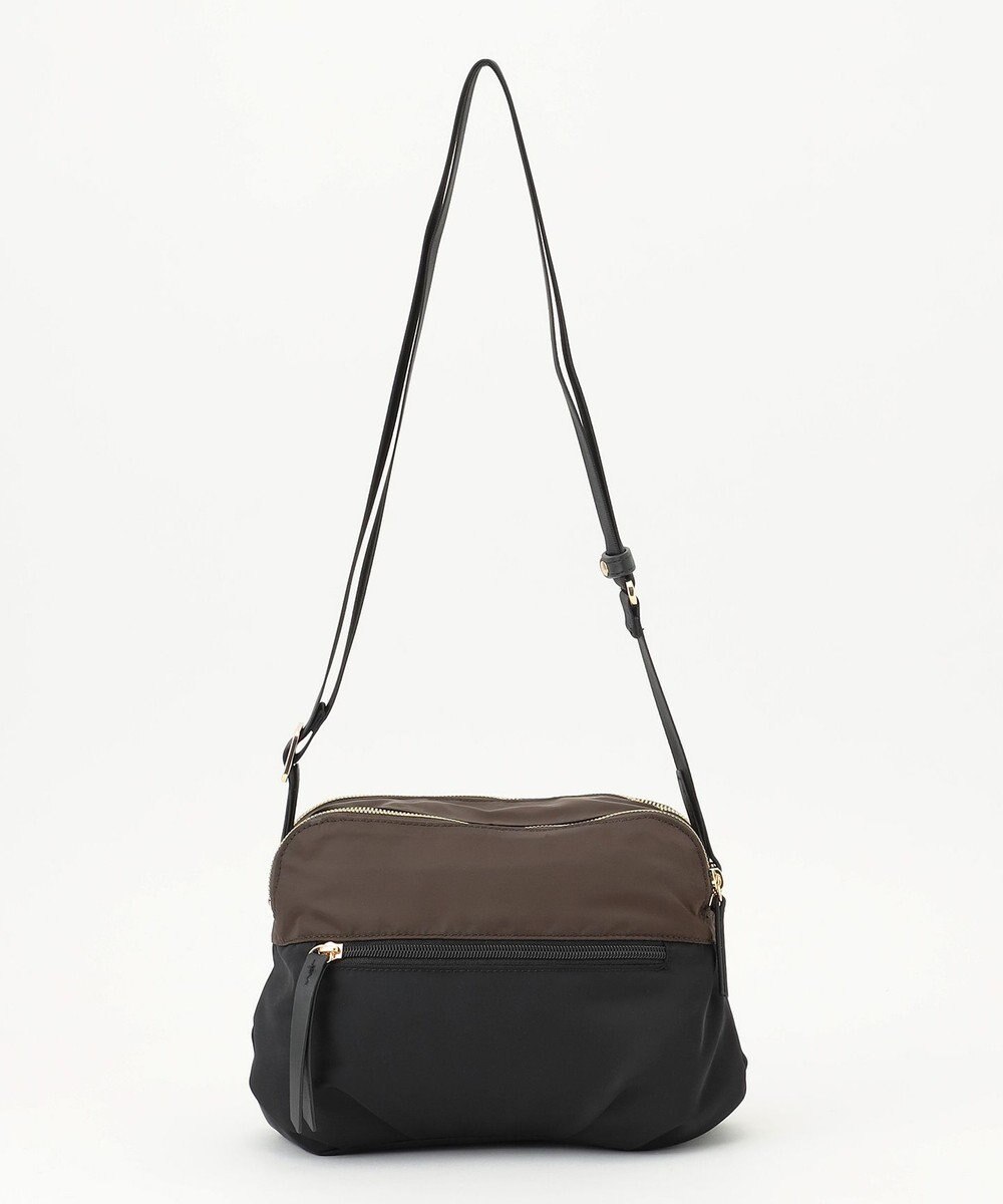 LA BAGAGERIE ウォータープルーフナイロン　スクエアショルダー 