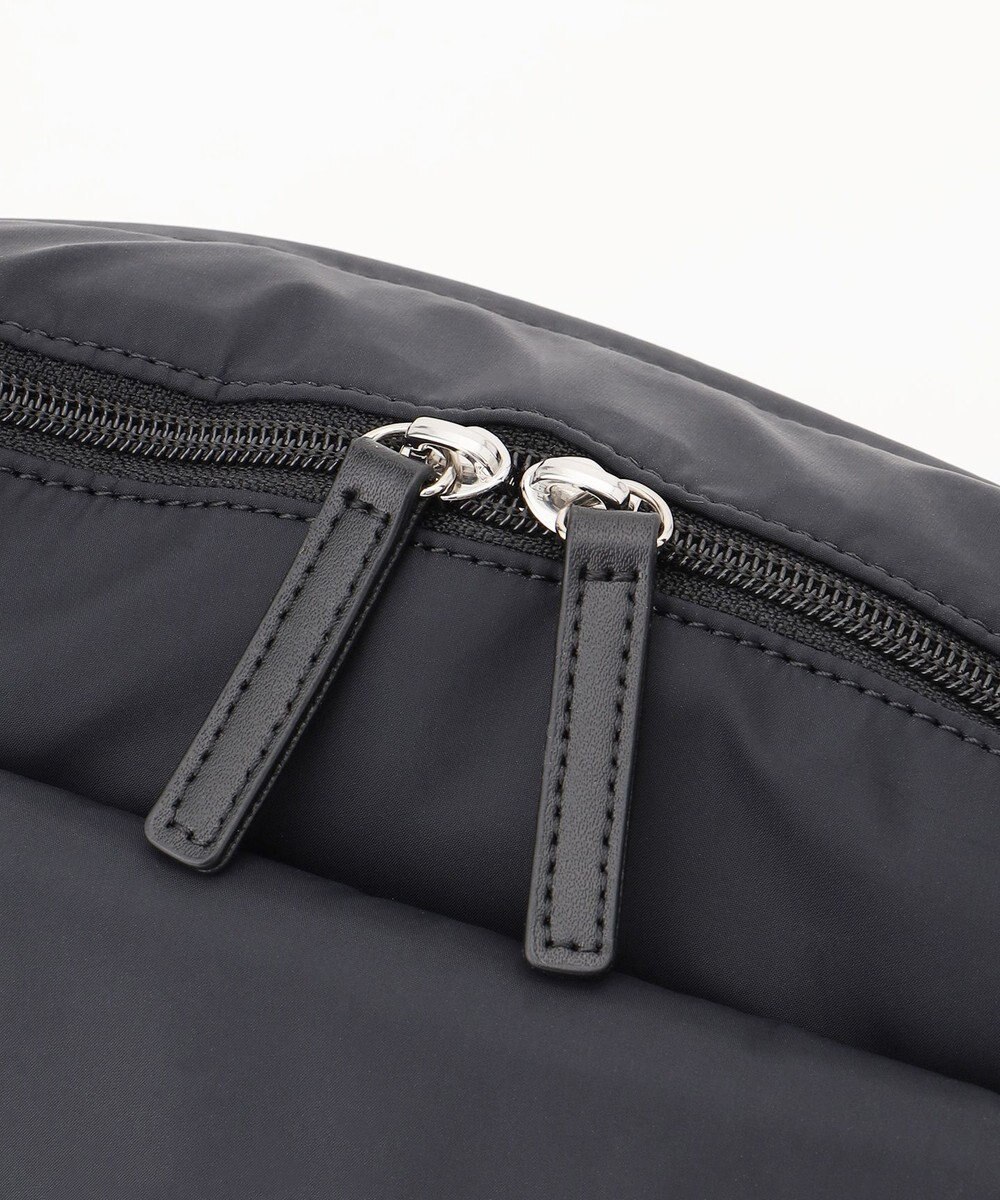 Y'SACCS ダブルタブ　トラベルポシェット 