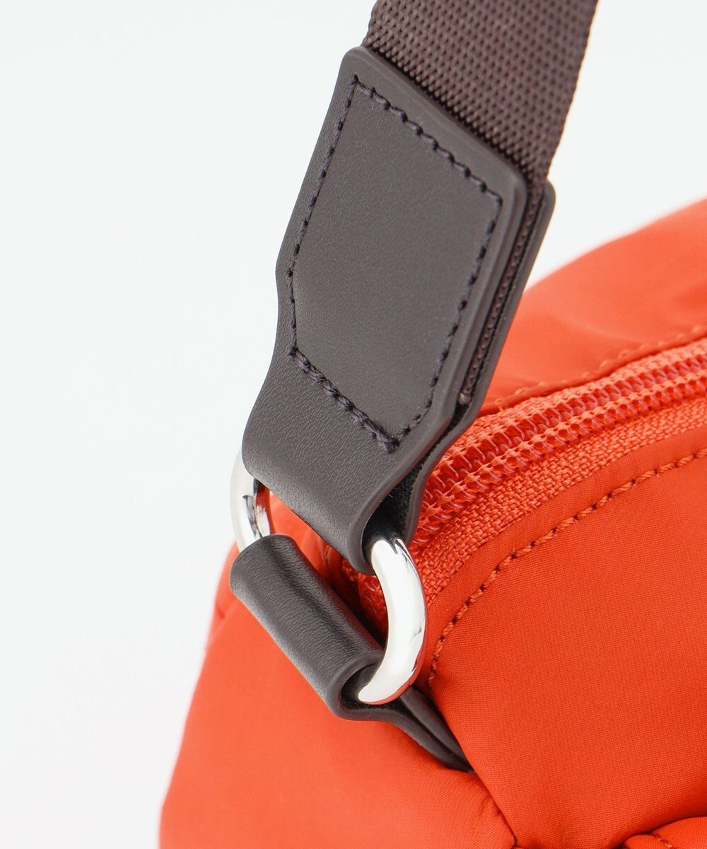 Y'SACCS ダブルタブ　トラベルポシェット 