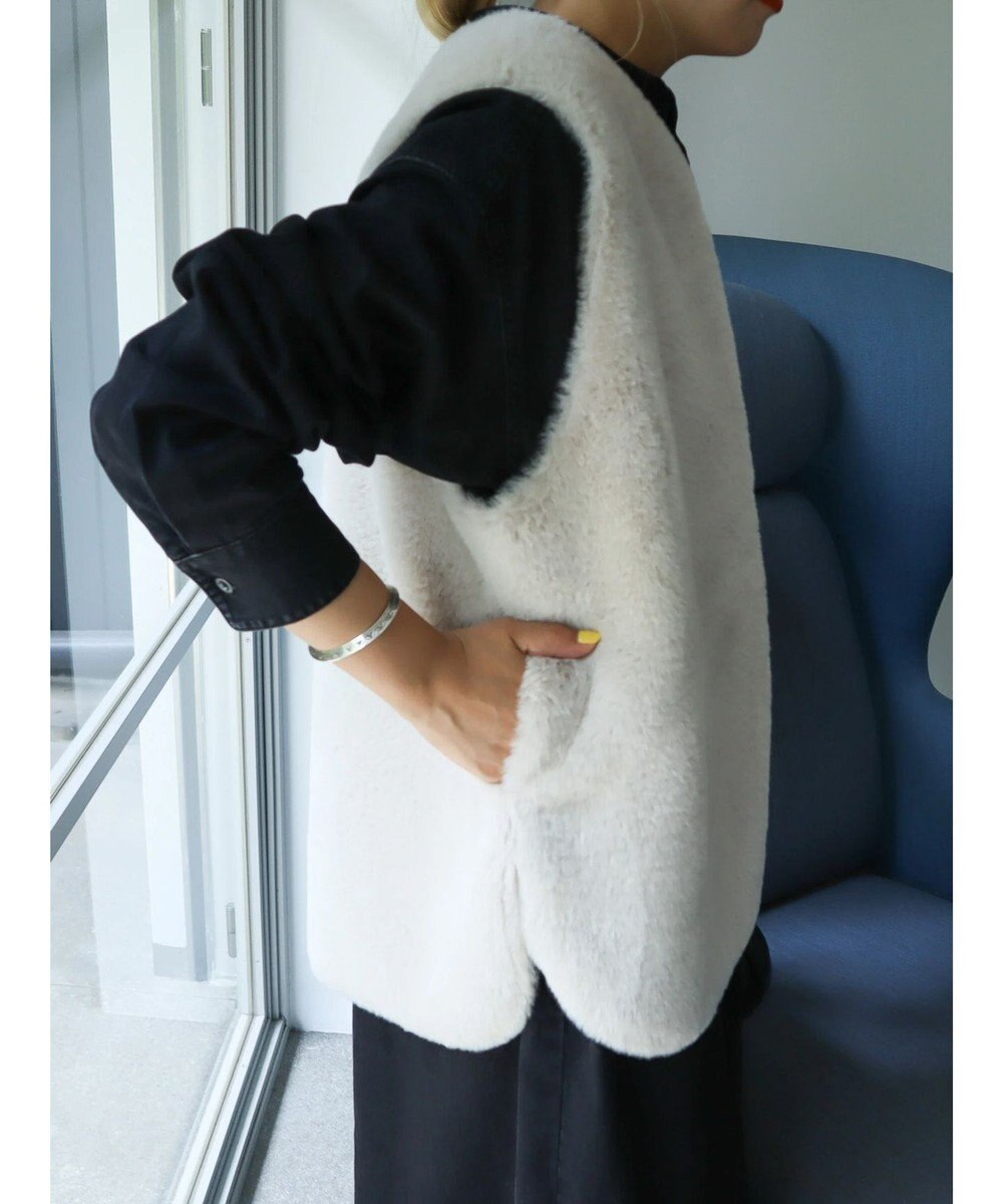 AMERICAN HOLIC 丈違いフェイクファーベスト 