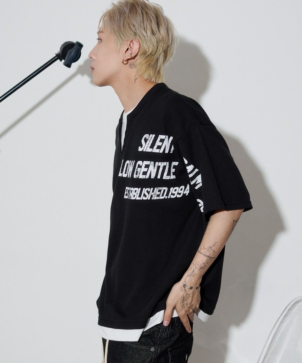 WEGO 【ユニセックス着用ITEM/MLサイズ展開】キーネックフェイクレイヤードグラフィックT（SS） 