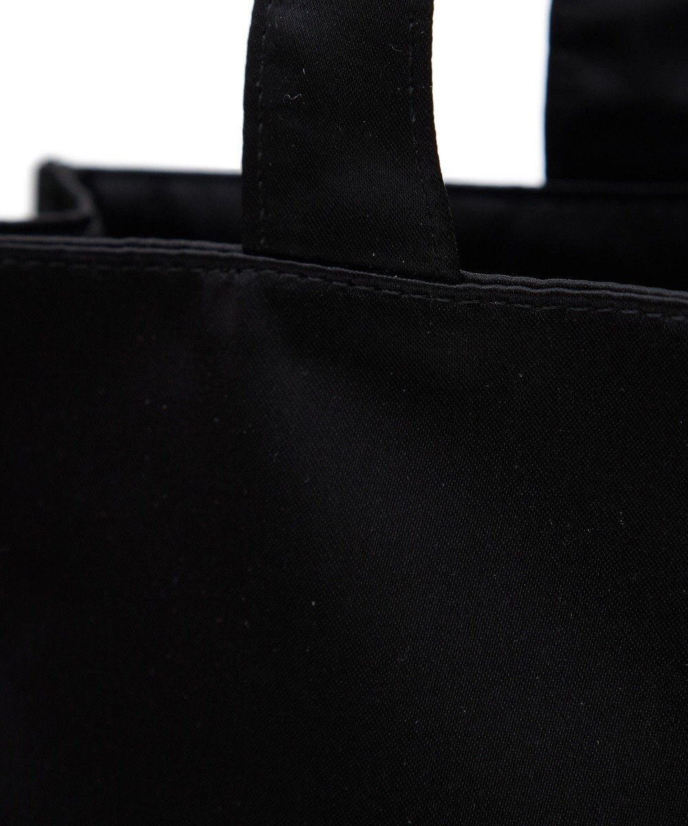 Maison de FLEUR サテンパールブランドロゴ刺繍トートバッグ 