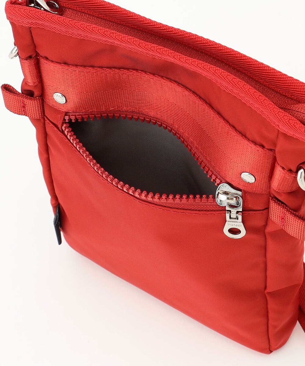 Y'SACCS テープデザイン　トラベルポシェット 