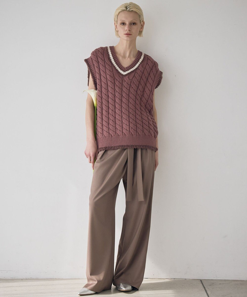 自由区 【カトリエムブーケ】Motif de tricot traditionnel チルデンニットベスト 