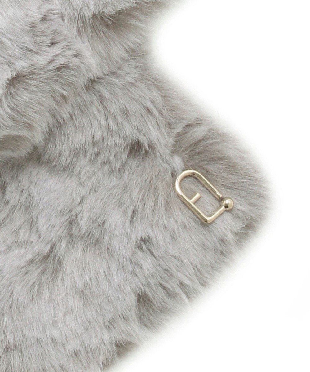 MOONBAT 【WEB限定】FURLA スノートップ チャーム付きフェイクファーマフラー 