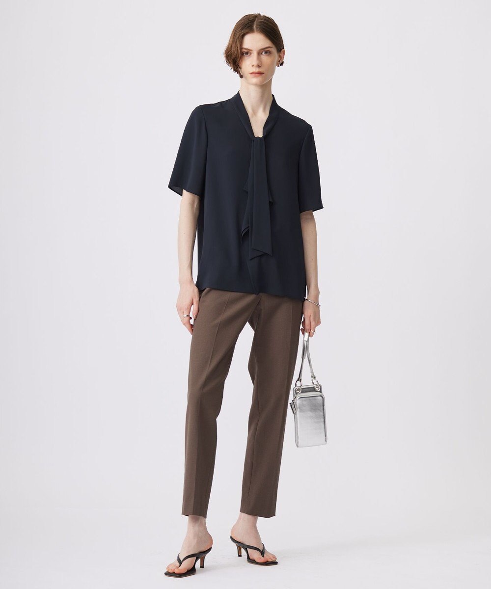 ICB L 【接触冷感・UVケア・速乾・洗える】BackSatinAmunzen 5分袖Vネックボウタイブラウス 