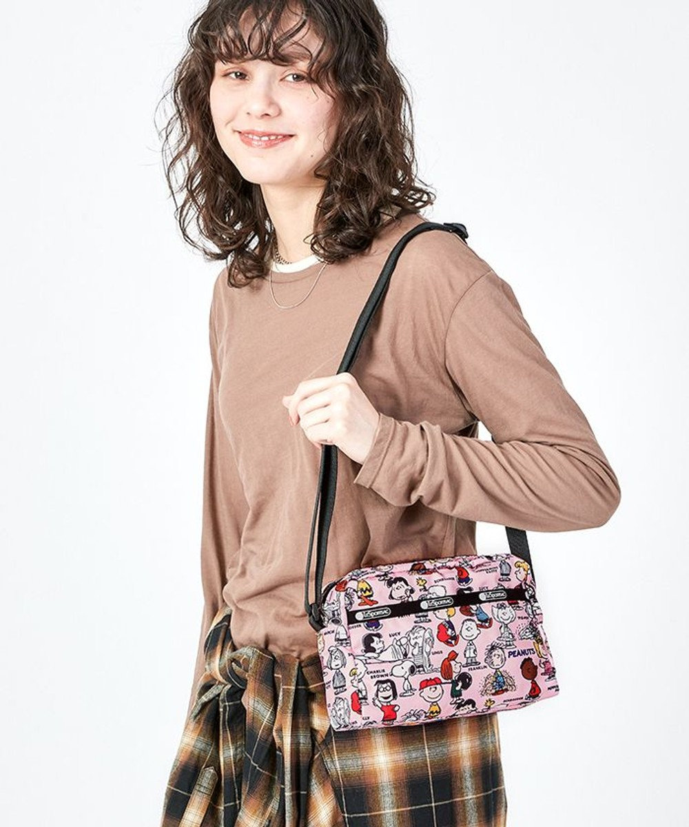 LeSportsac DANIELLA CROSSBODY/ピーナッツギャングピンク ピーナッツギャングピンク