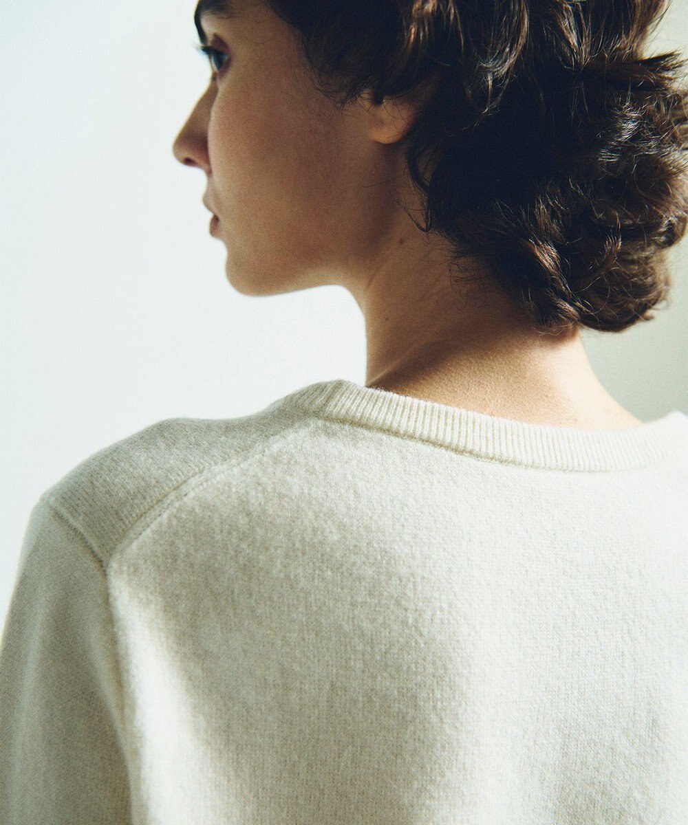 GRACE CONTINENTAL エンブレム刺繍ニットトップ 